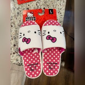 Hello Kitty Slippers Size Large (8-9)